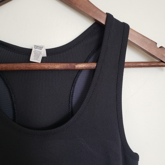 Under Armour Heatgear Black Ribbed Workout Tank - Picture 3 of 11